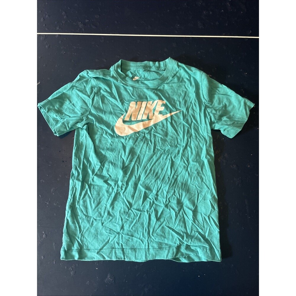 Nike Boys Size 5 Green/White Short Sleeve Crew Neck Tee Graphic Logo Print